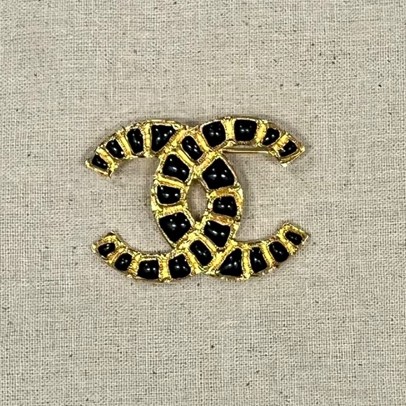 Chanel Gold Tone Black Enamel Patterned CC Pin Brooch - Picture 2 of 7